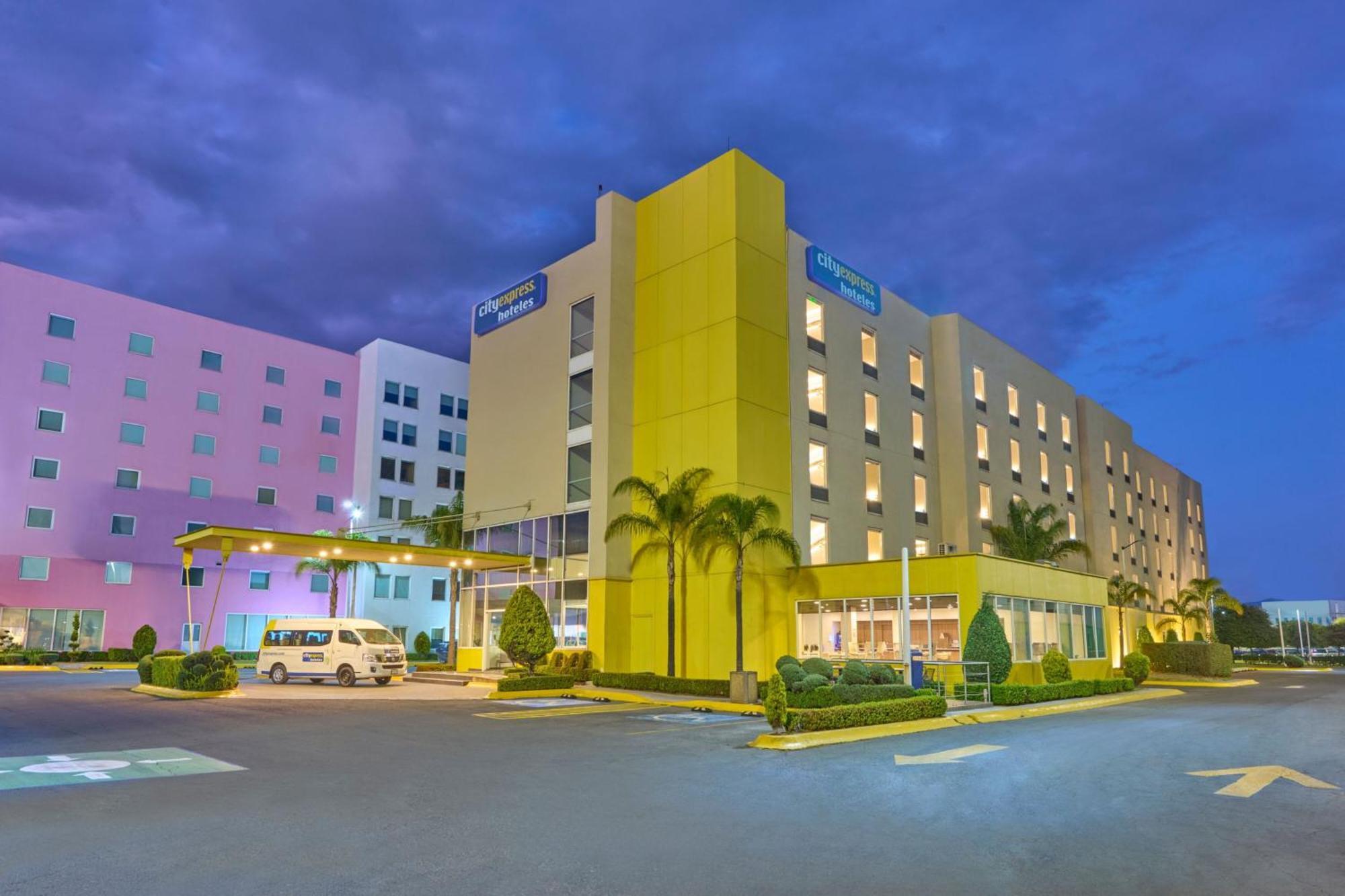 City Express By Marriott Toluca Exteriér fotografie